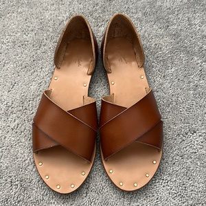 Universal thread sandals